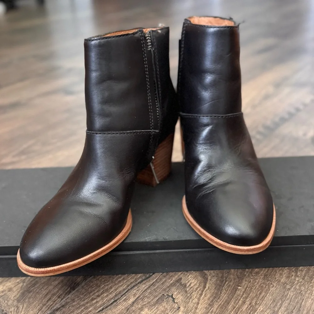 Madewell Rosie Black Leather Ankle Booties.